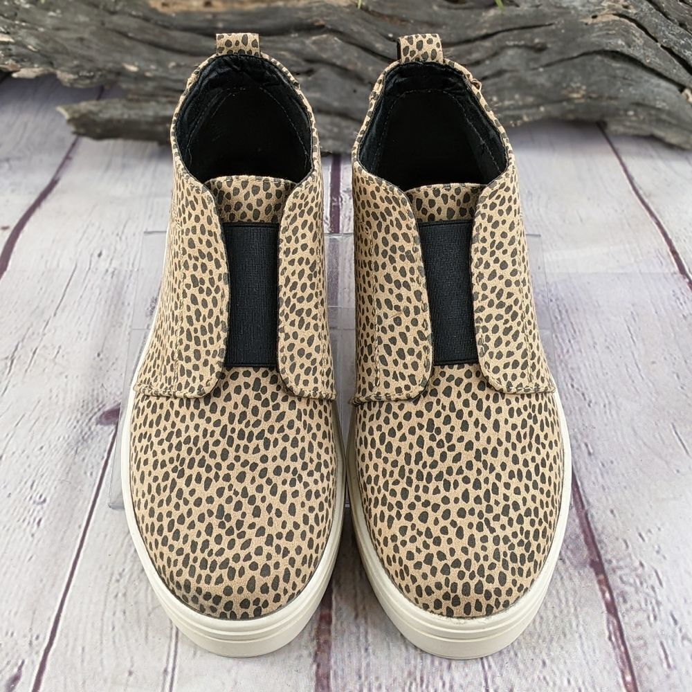 Universal Thread Lilian Microsuede Leopard Print Slip On - Picture 2 of 8